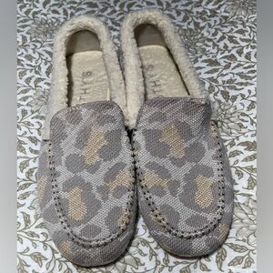 Rothy’s Cozy Gray and Cream Slip-On slippers - Size 7